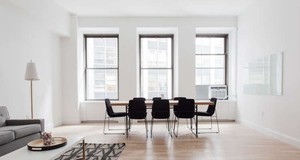 ¿Cuánto cuestan las puertas de aluminio? Precios con instalación en 2025