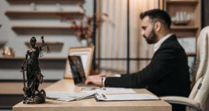 ¿Cuánto cuesta un abogado de accidentes de tráfico? Precios en 2025