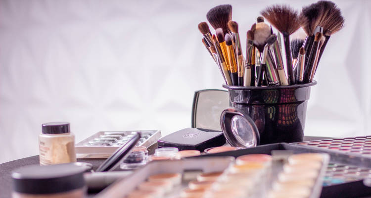 Cuánto cuesta un servicio de maquillaje a domicilio