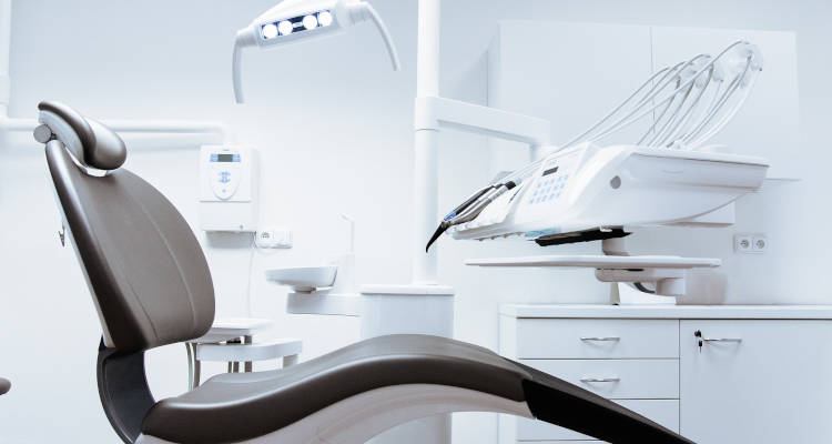 Cuánto cuesta reformar una clínica dental