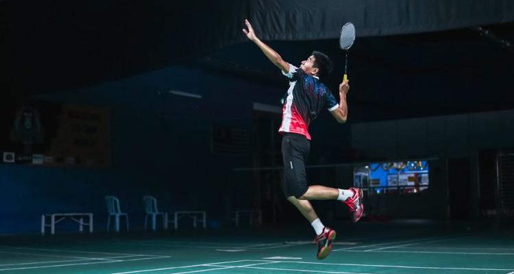 ¿Cuál es el precio de una clase de bádminton en España?