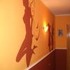 Mural en pasillo de vivienda