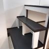 Detalle escaleras a cama anti deslizante