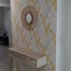 Instalación de papel y montaje de mueble