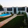 Jardin con camino en piedra maciza